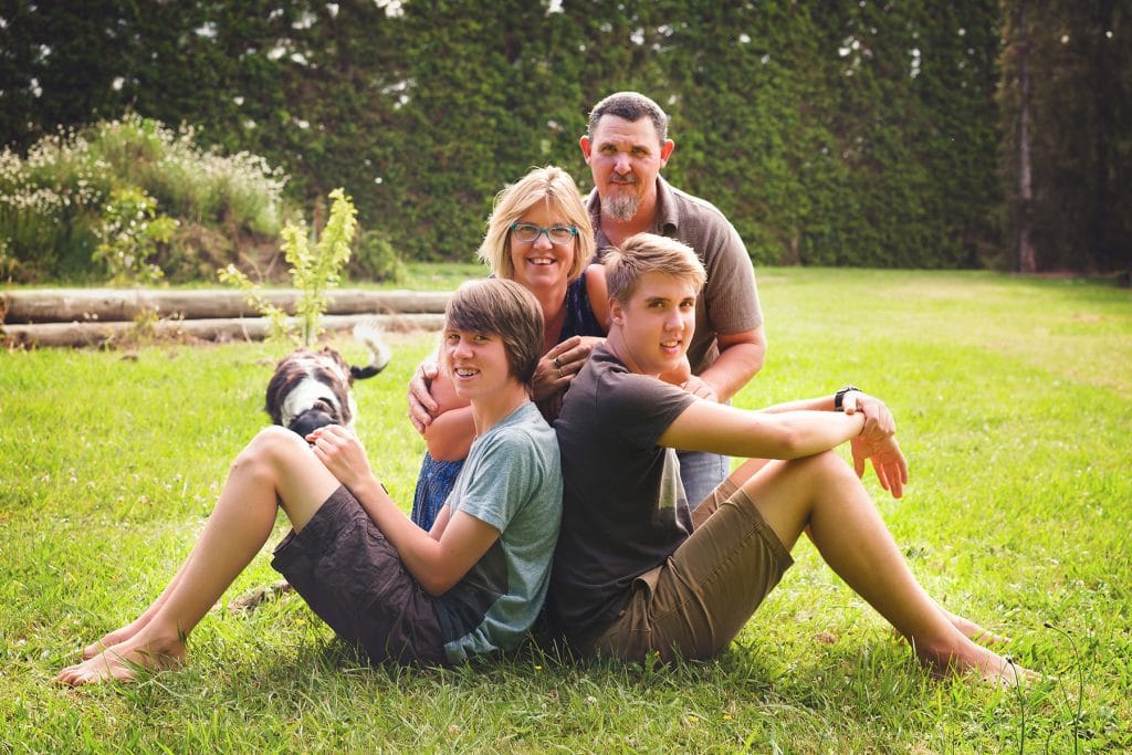 a family portrait with teenage boys captured by Tauranga children and family photographer Susanna
